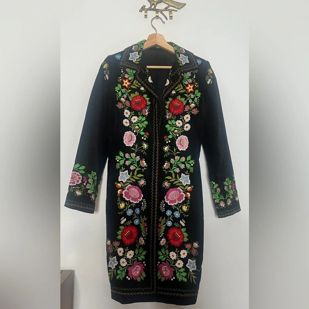 Vintage Black Floral Embroidered Jacket - Picture 1 of 7
